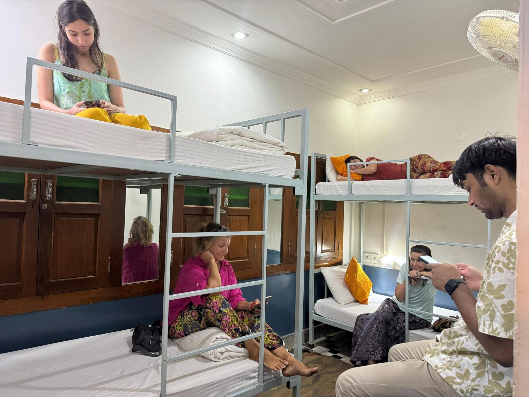Jaisalmer Hostel Crowd ภายนอก รูปภาพ